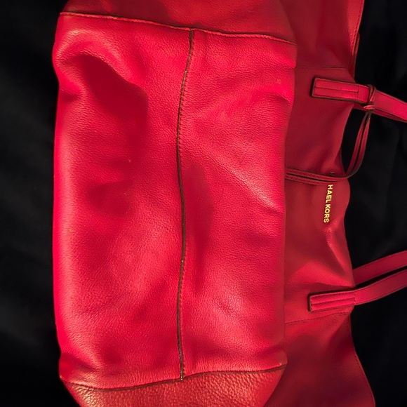 Michael Kors large purse (red) - Picture 7 of 9